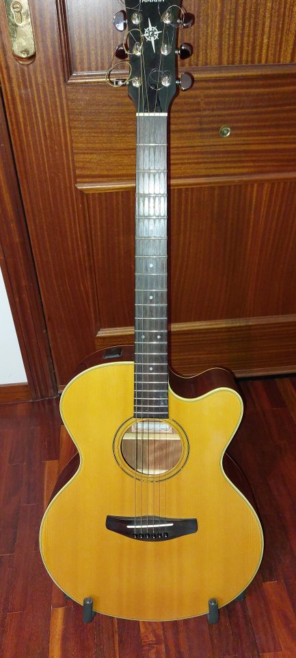 Guitarra yamaha