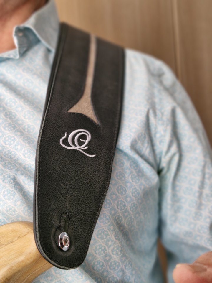 Correa de cuero para guitarra Ortega OSBS-1