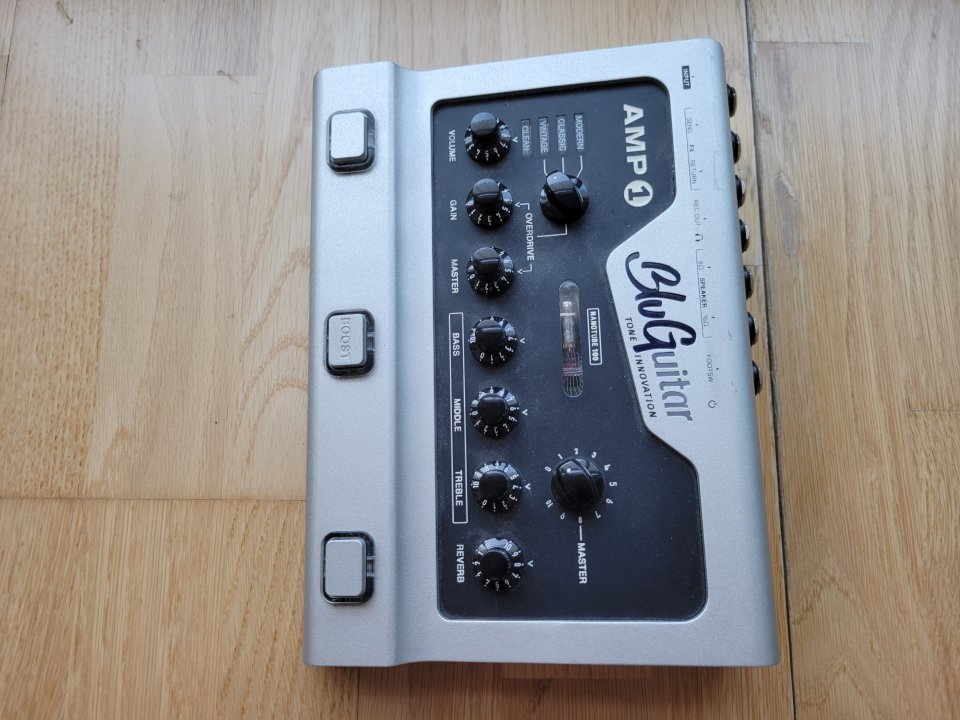 Bluguitar Amp1 Silver Edition de segunda mano · Foto 8 de 9 · Lugo · 350 €