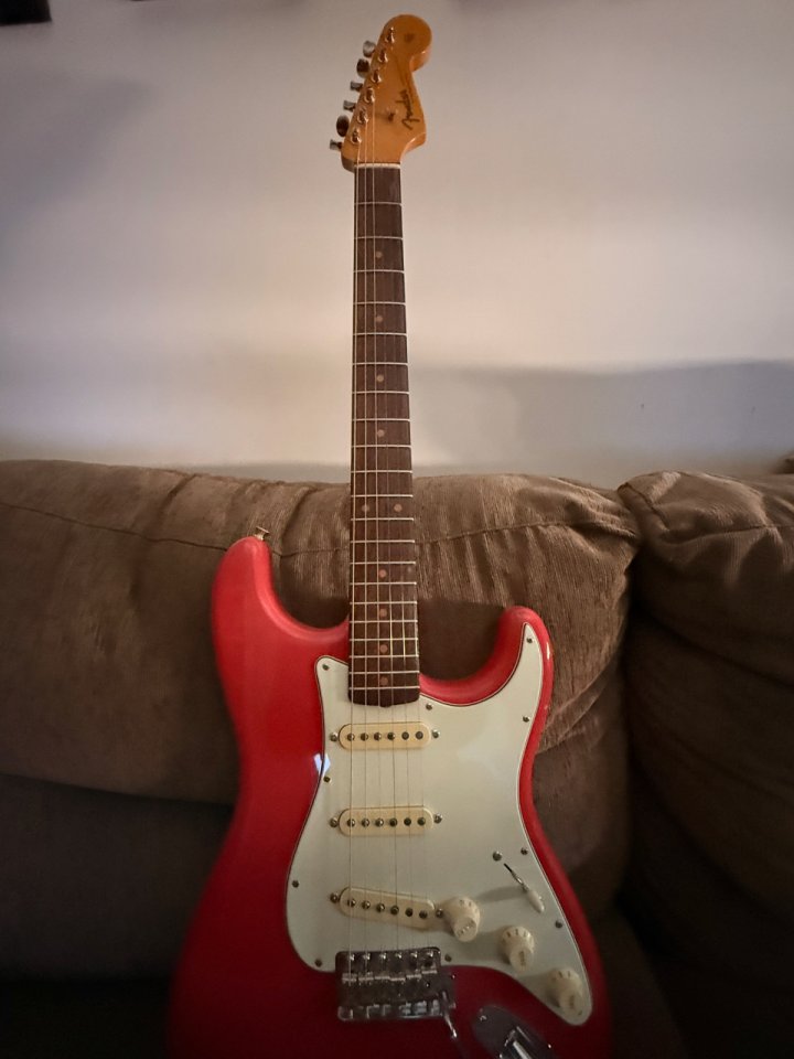 Fender American Vintage II 1961 Stratocaster – Fiesta Red de segunda mano · Foto 8 de 8 · Madrid · 1950 €