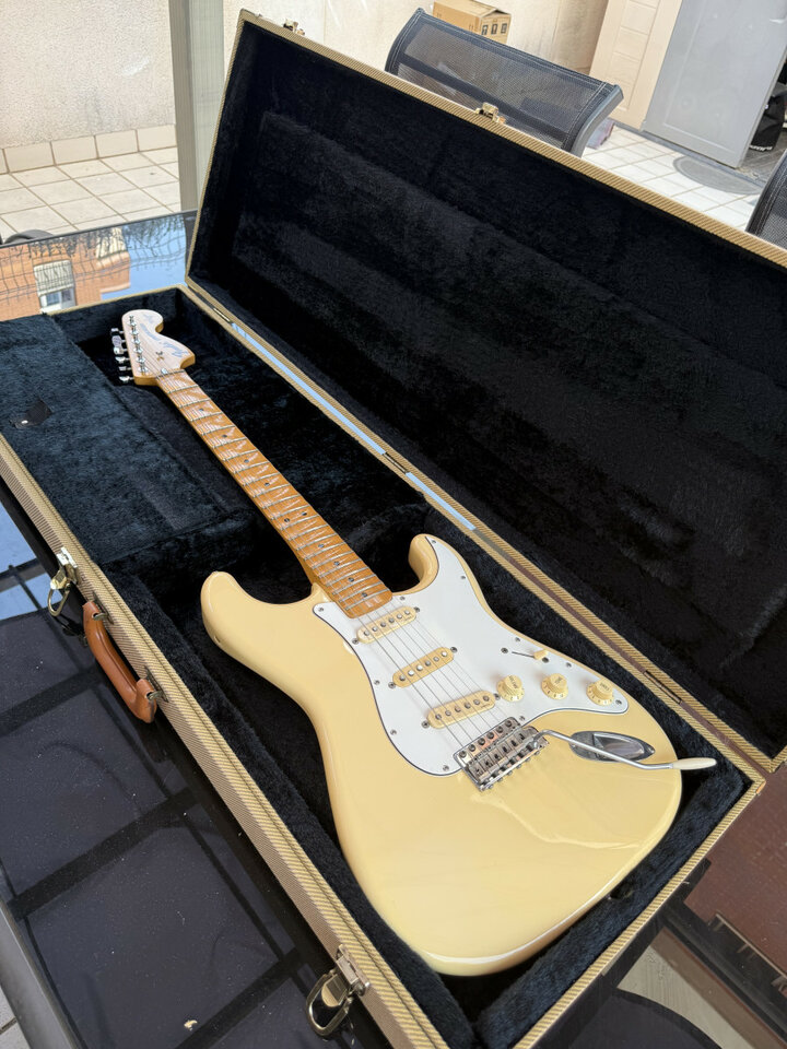 Vendo Fender Stratocaster Yngwie Malmsteen Signature ST-72