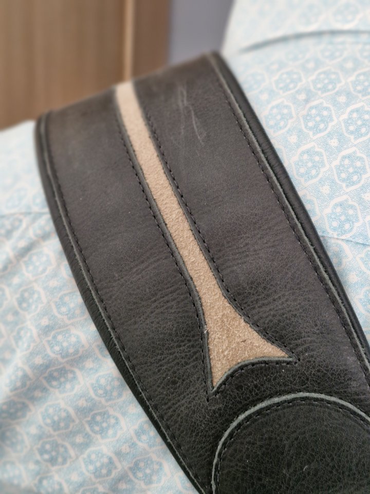 Correa de cuero para guitarra Ortega OSBS-1