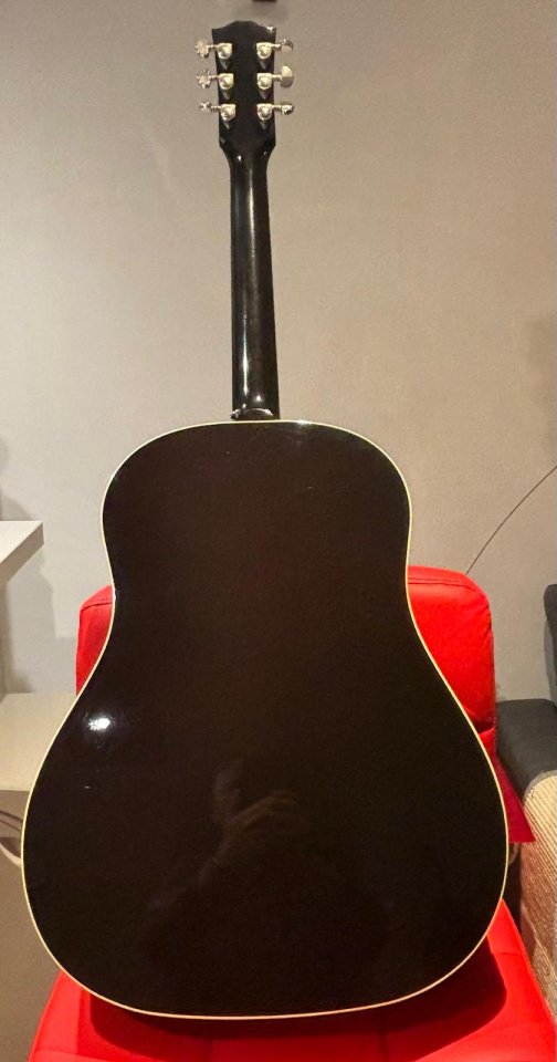 Guitarra acústica Gibson J45 Standard de segunda mano · Foto 2 de 6 · Barcelona · 2050 €