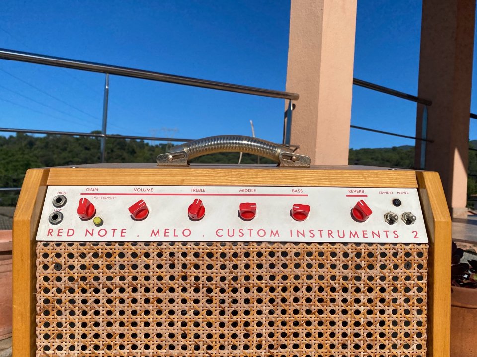 Red Note Josep Melo 50/25w de segunda mano · Foto 2 de 9 · Barcelona · 1600 €