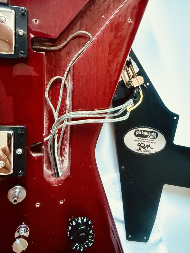 Gibson Explorer 2016 cherry