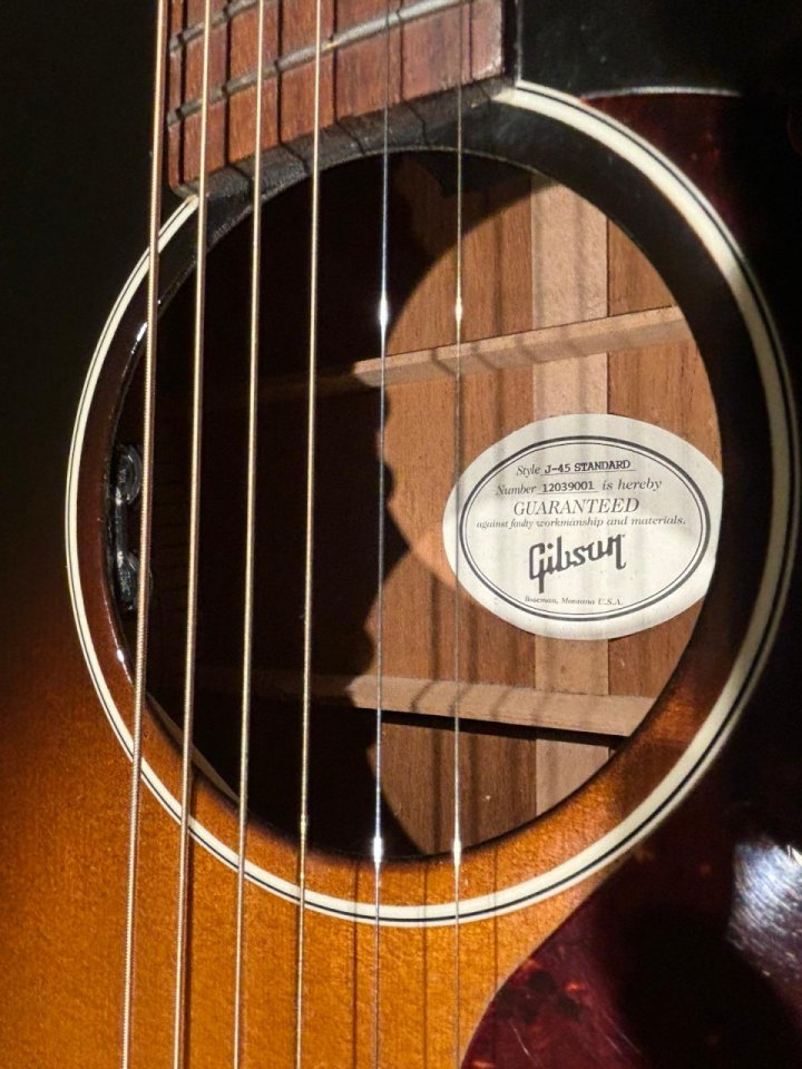 Guitarra acústica Gibson J45 Standard de segunda mano · Foto 4 de 6 · Barcelona · 2050 €