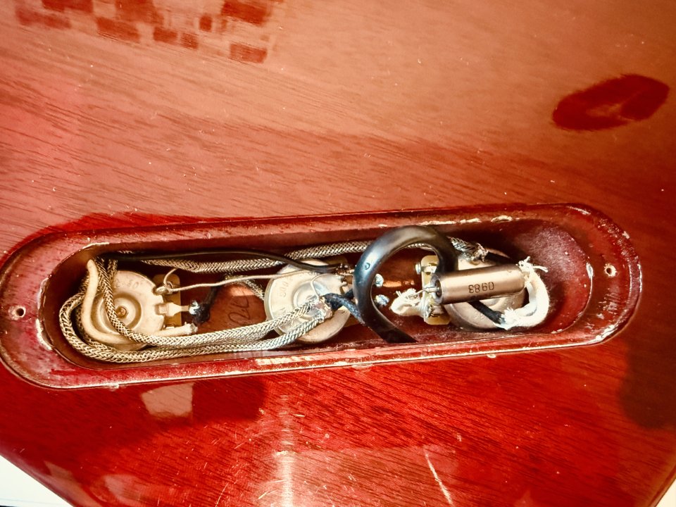 Gibson Explorer 2016 cherry