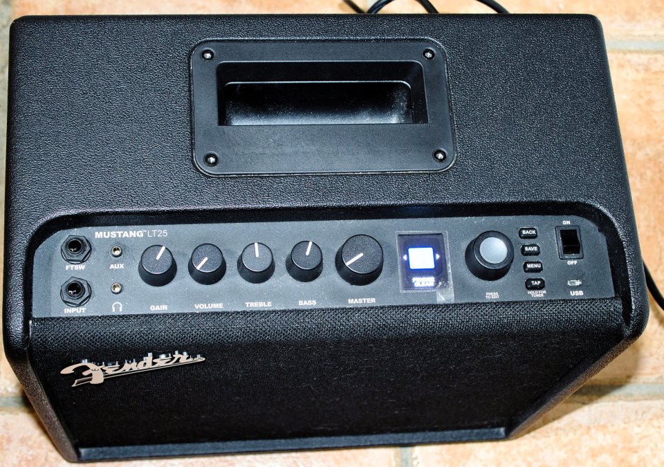 FENDER MUSTANG LT25 de segunda mano · Foto 2 de 6 · Madrid · 165 €