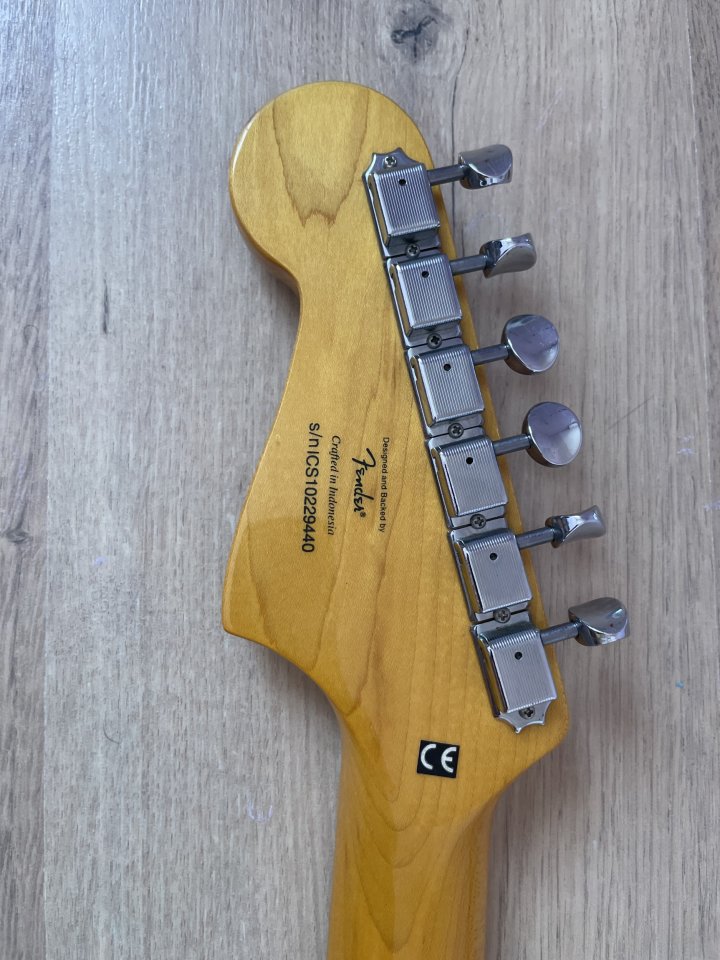 Squier Jazzmaster Vintage Modified Sunburst 2 Tone de segunda mano · Foto 6 de 9 · La Rioja · 250 €