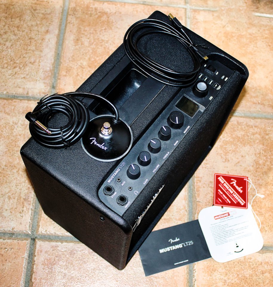 FENDER MUSTANG LT25 de segunda mano · Foto 3 de 6 · Madrid · 165 €
