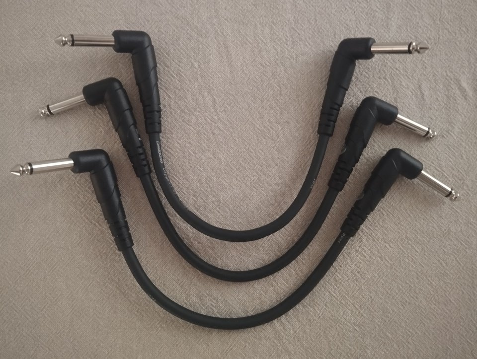 Juego de 3 cables D'Addario para conectar pedales de efectos de segunda mano · Foto 1 de 2 · Barcelona · 11 €