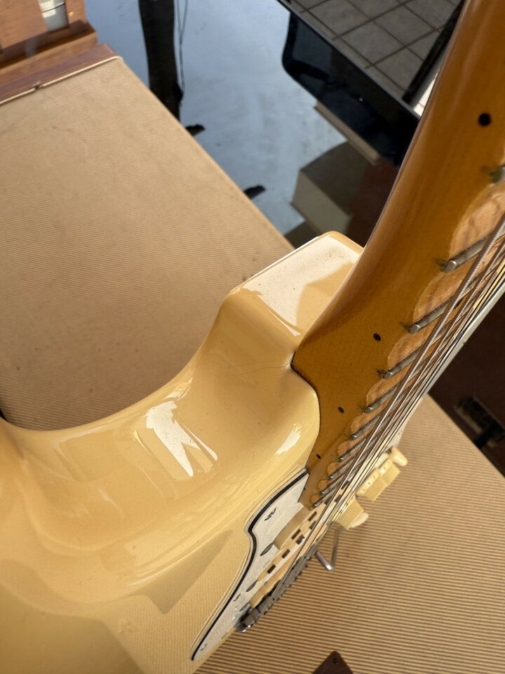 Vendo Fender Stratocaster Yngwie Malmsteen Signature ST-72