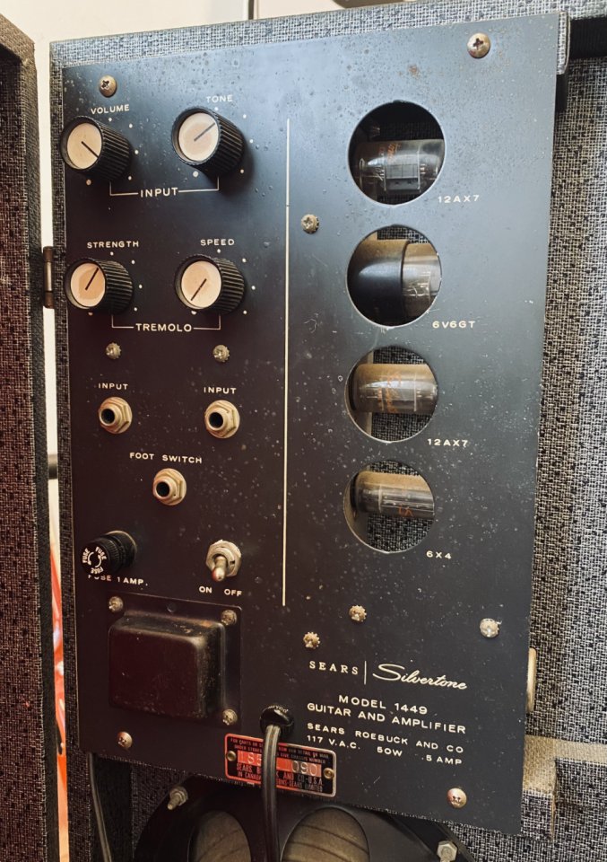 Silvertone 1449 con Amp-in-case de 1965 (amplificador de válvulas/estuche)