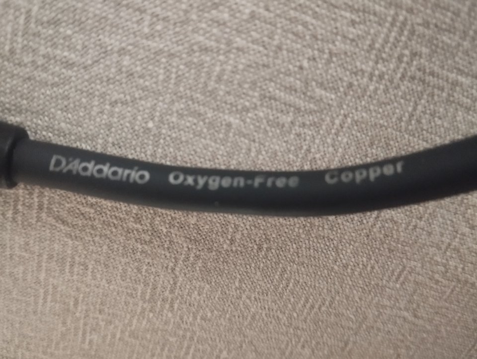 Juego de 3 cables D'Addario para conectar pedales de efectos de segunda mano · Foto 2 de 2 · Barcelona · 11 €
