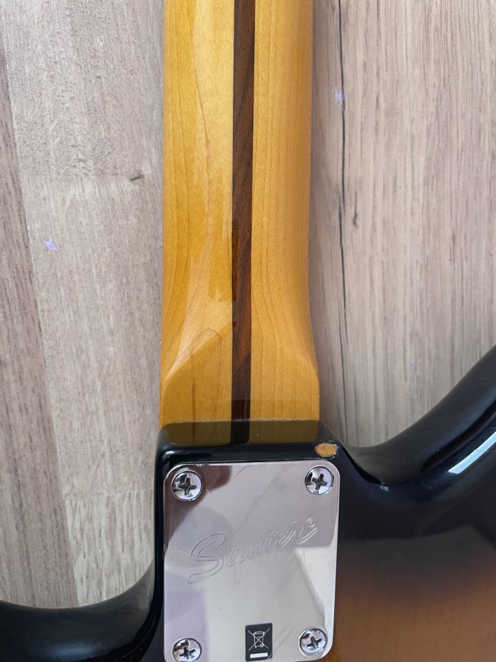 Squier Jazzmaster Vintage Modified Sunburst 2 Tone de segunda mano · Foto 9 de 9 · La Rioja · 250 €