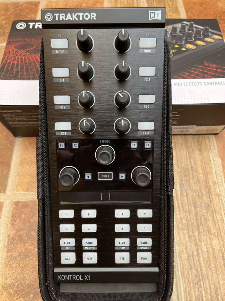 Traktor Kontrol X1 MK2 + Kontrol Z1 MK1