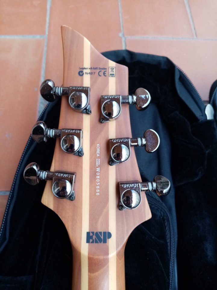 LTD FX-400 Splated Maple con EMG 80/61 (Korea 2008) de segunda mano · Foto 8 de 9 · Barcelona · 390 €