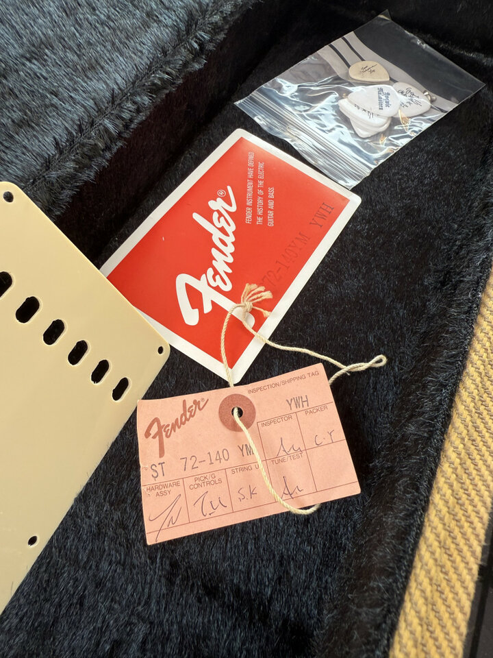 Vendo Fender Stratocaster Yngwie Malmsteen Signature ST-72