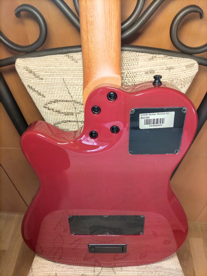 Godin Multiac Mundial Aztec Red -- COMO NUEVA -- de segunda mano · Foto 5 de 10 · Valencia · 1399 €