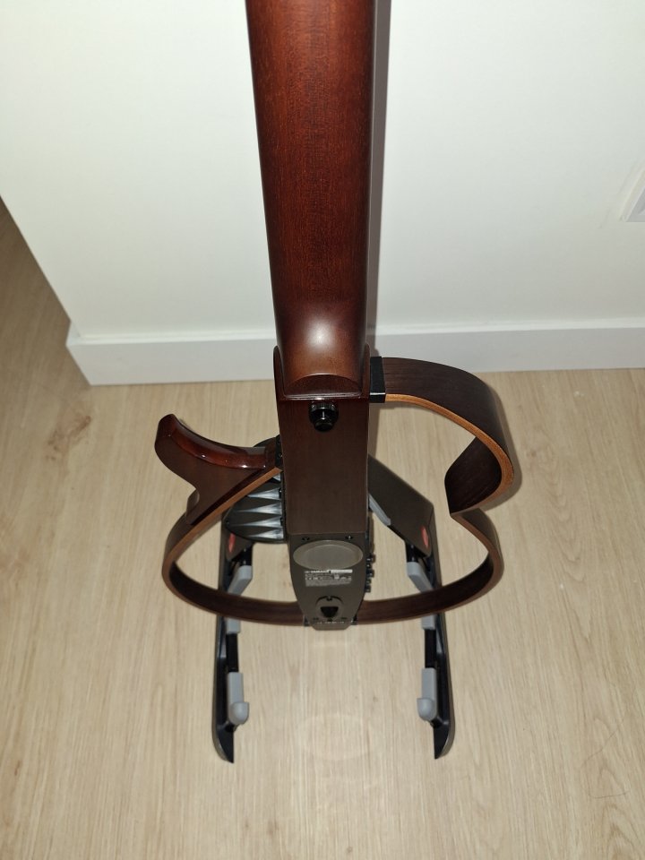 Yamaha Silent SLG200NW + Guitarlift Silent Nuevos de segunda mano · Foto 6 de 10 · Madrid · 590 €