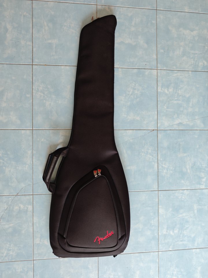 Bajo Squier classic vive by Fender+funda nueva de segunda mano · Foto 8 de 9 · Valladolid · 250 €