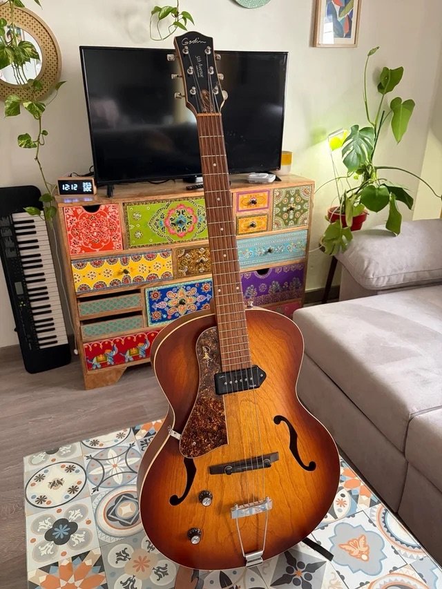 Godin 5th Avenue Kingpin left-handed de segunda mano · Foto 1 de 6 · Albacete · 550 €