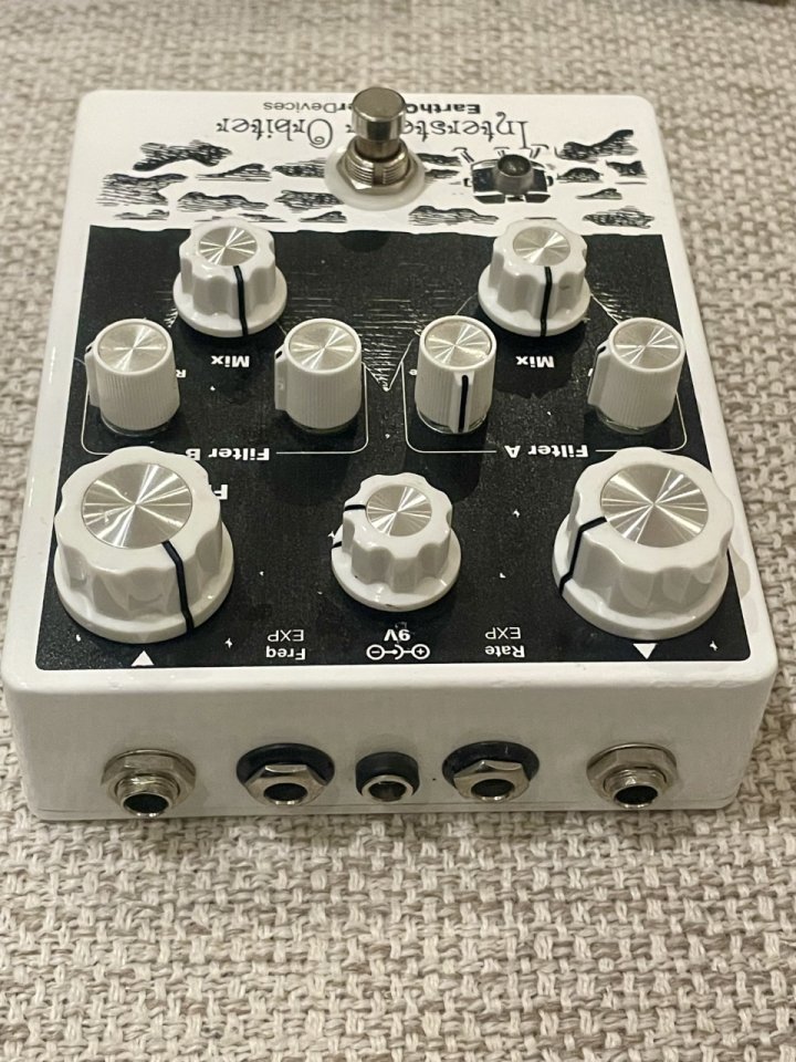 Earthquaker Devices Interstellar Orbiter