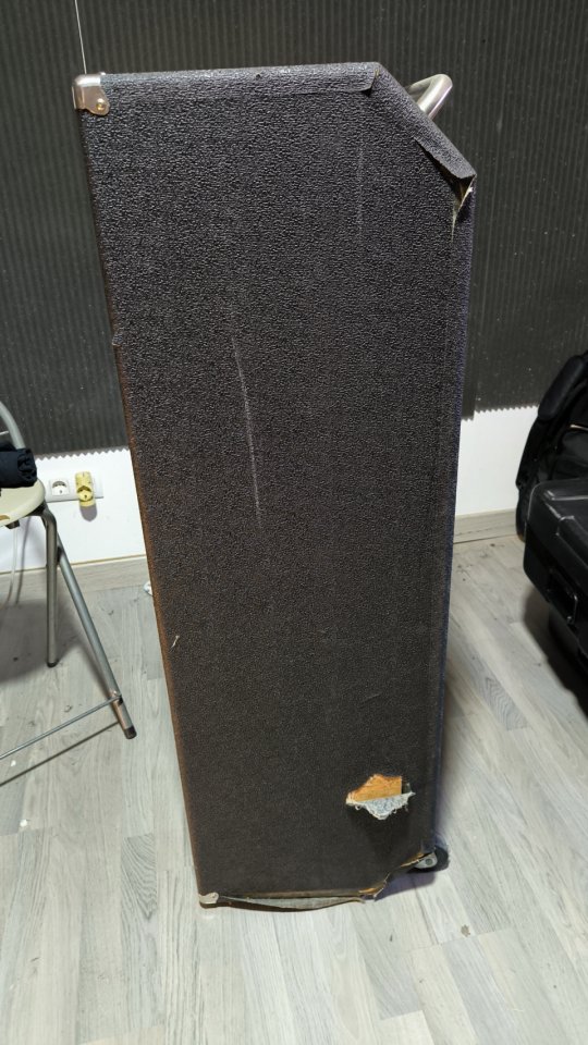 Vendo pantalla Ampeg SVT-810E de segunda mano · Foto 4 de 5 · Barcelona · 995 €