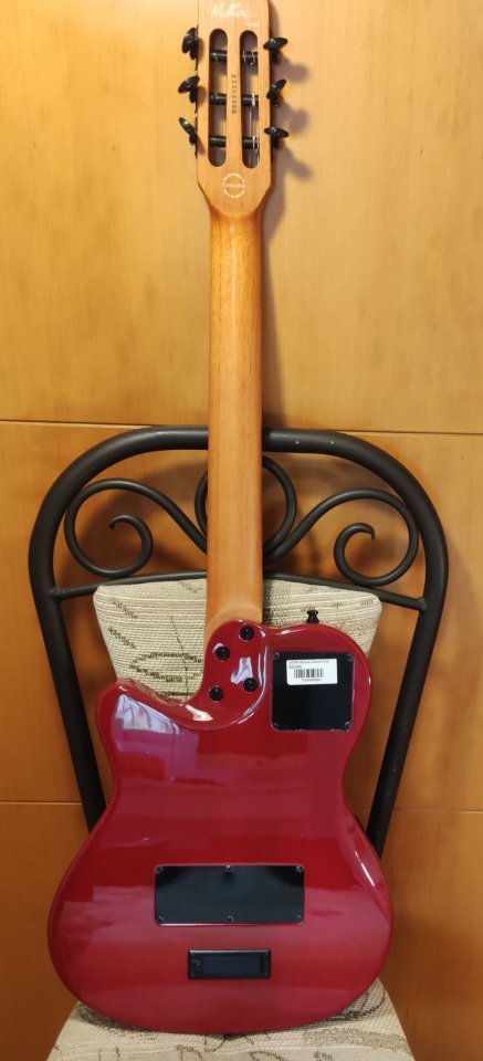 Godin Multiac Mundial Aztec Red -- COMO NUEVA -- de segunda mano · Foto 9 de 10 · Valencia · 1399 €