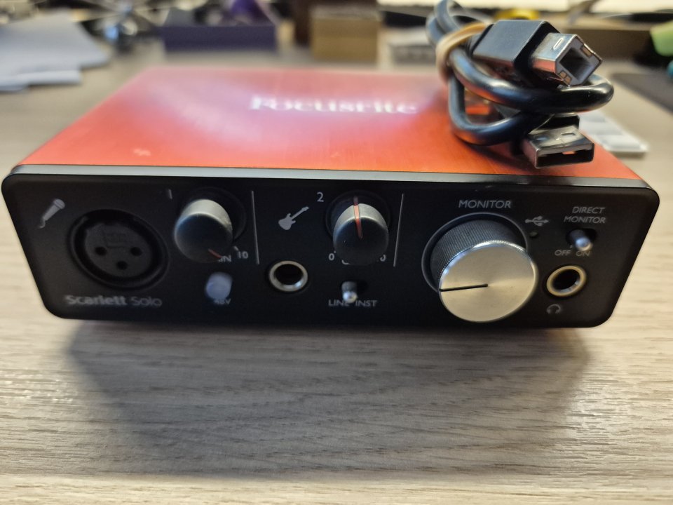 Focusrite Scarlett Solo 2nd Gen de segunda mano · Foto 1 de 3 · Bizkaia · 65 €