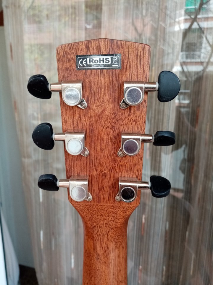 Cort L100F Electroacústica, tapa maciza de abeto y Fishman Presys II de segunda mano · Foto 6 de 9 · Barcelona · 180 €