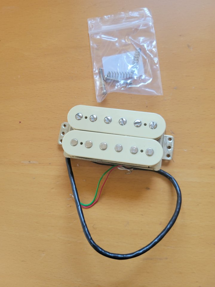 Pastilla Humbucker Fender Stratocaster humbucker Player Series Alnico II (ENVÍO INCLUIDO) de segunda mano · Foto 1 de 6 · Lugo · 40 €