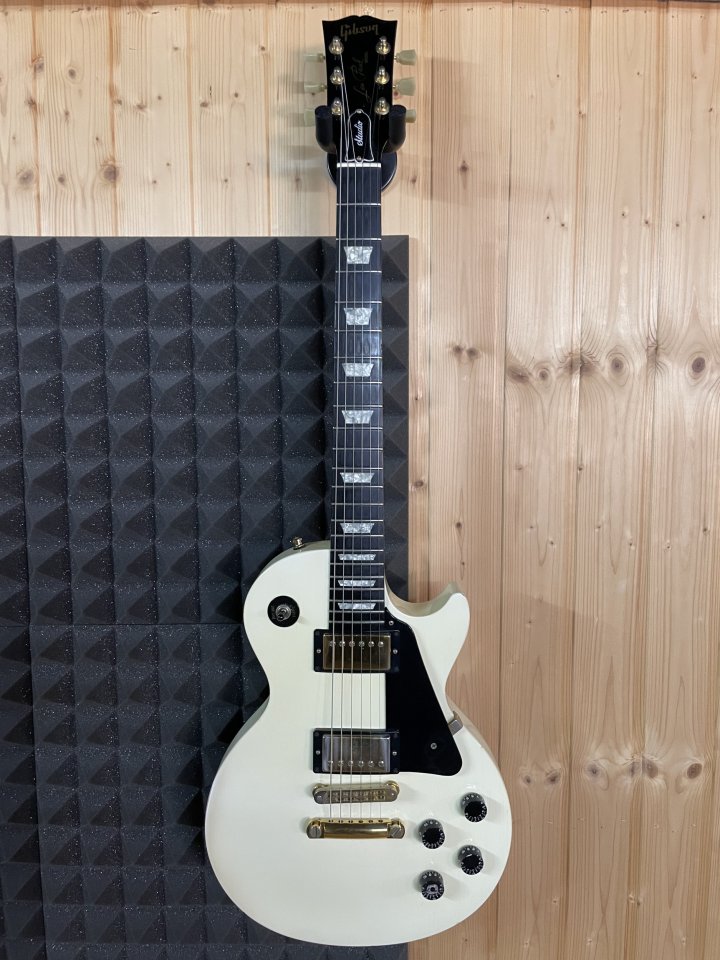 Gibson Les Paul Studio 2005 de segunda mano · Foto 1 de 10 · Madrid · 1000 €
