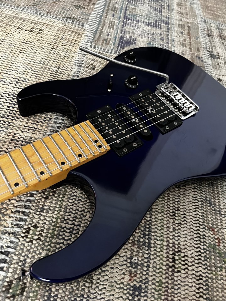 Washburn MG-24 Mercury Series