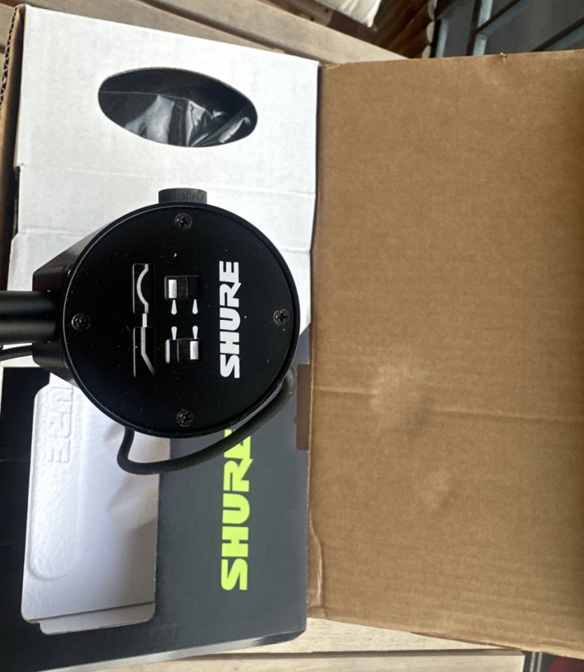 Shure SM7B (Estado 10/10) + Caja y accesorios originales de segunda mano · Foto 3 de 4 · Salamanca · 220 €