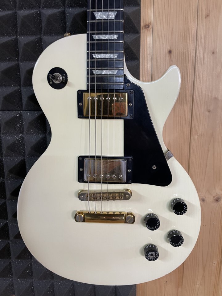 Gibson Les Paul Studio 2005 de segunda mano · Foto 2 de 10 · Madrid · 1000 €