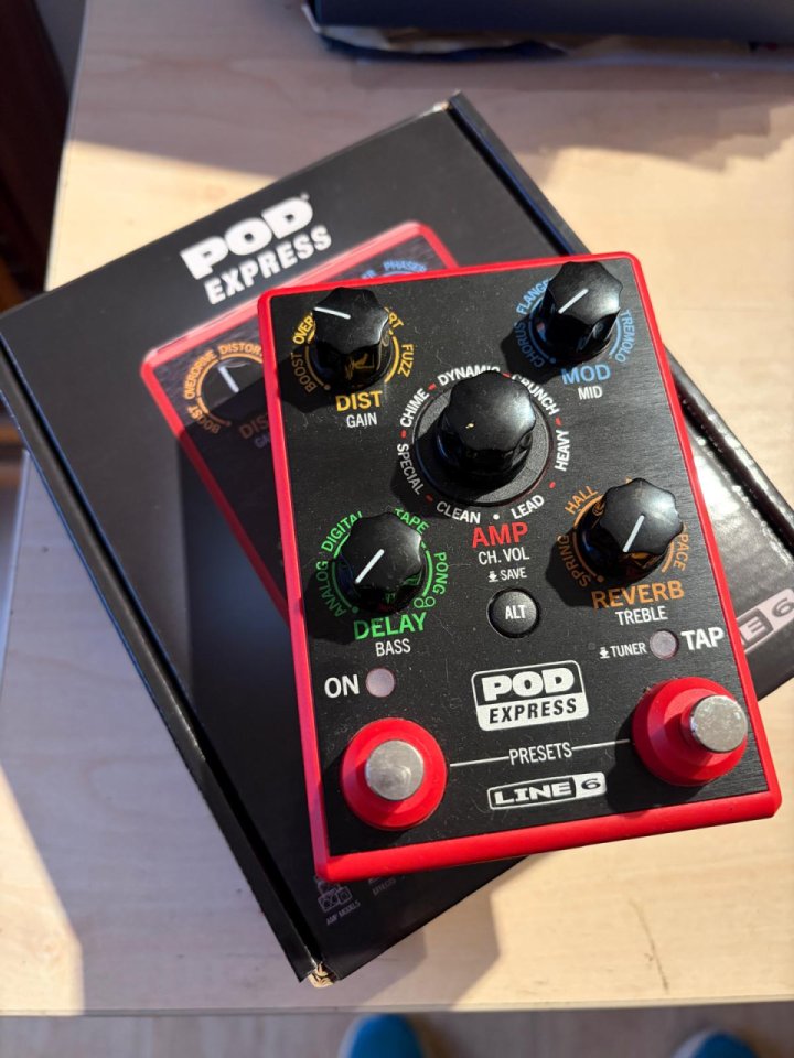 POD Express de Line 6 de segunda mano · Foto 1 de 5 · Zaragoza · 75 €