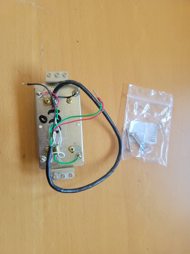 Pastilla Humbucker Fender Stratocaster humbucker Player Series Alnico II (ENVÍO INCLUIDO) de segunda mano · Foto 3 de 6 · Lugo · 40 €