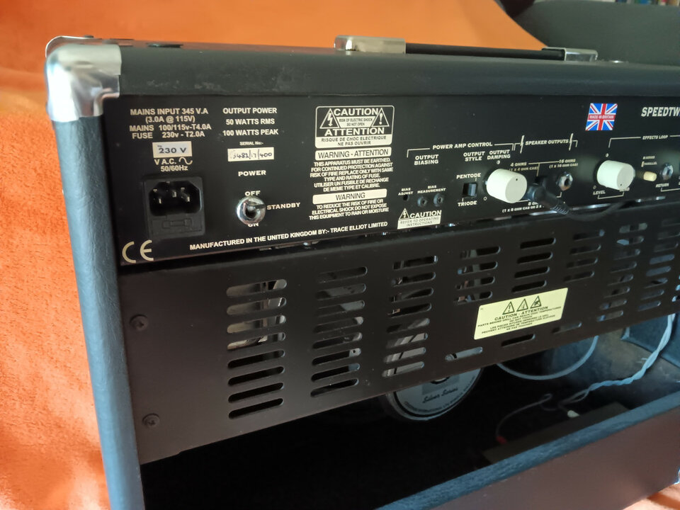 Trace Elliot Speed Twin C50 - Combo guitarra todo valvulas 50W / Cambio parcial por pantalla de bajo gama alta.