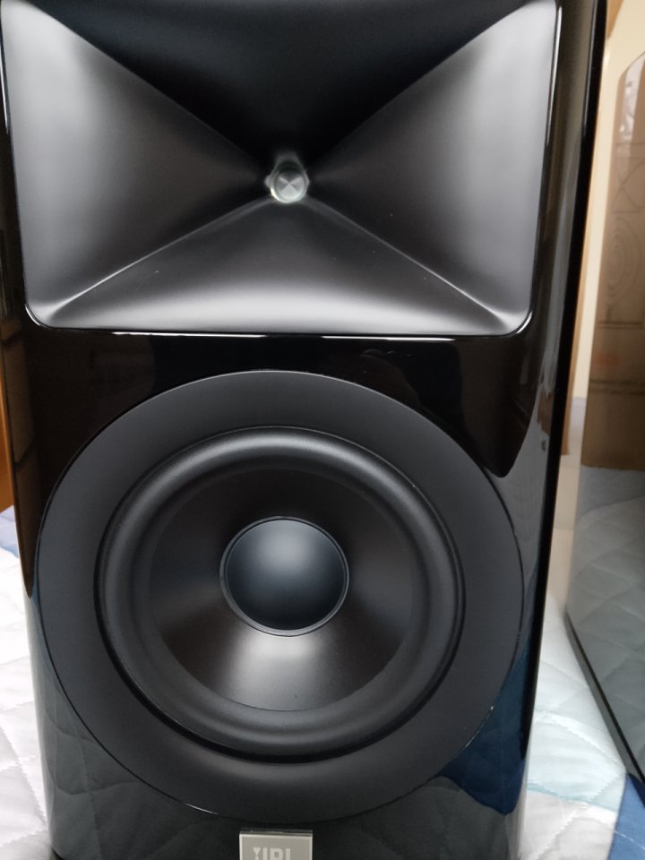 Monitores JBL HDI-1600 Piano Black (Inmaculados) Envío gratuito doble caja.