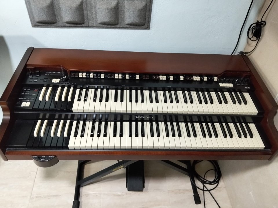 Hamond kx5 con leslie
