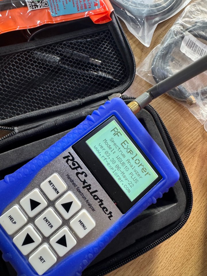 RF Explorer WSUB1G+ de segunda mano · Foto 1 de 9 · Albacete · 150 €