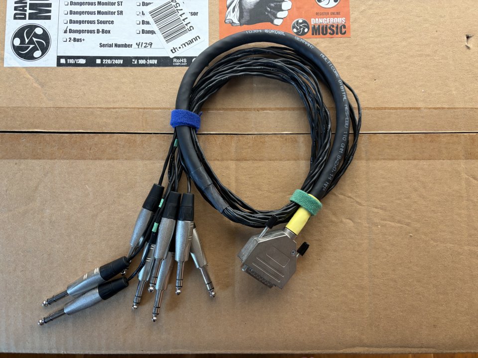 Dangerous Music D-Box + cable DB25 a 8 TRS — embalaje original de segunda mano · Foto 7 de 9 · Barcelona · 800 €