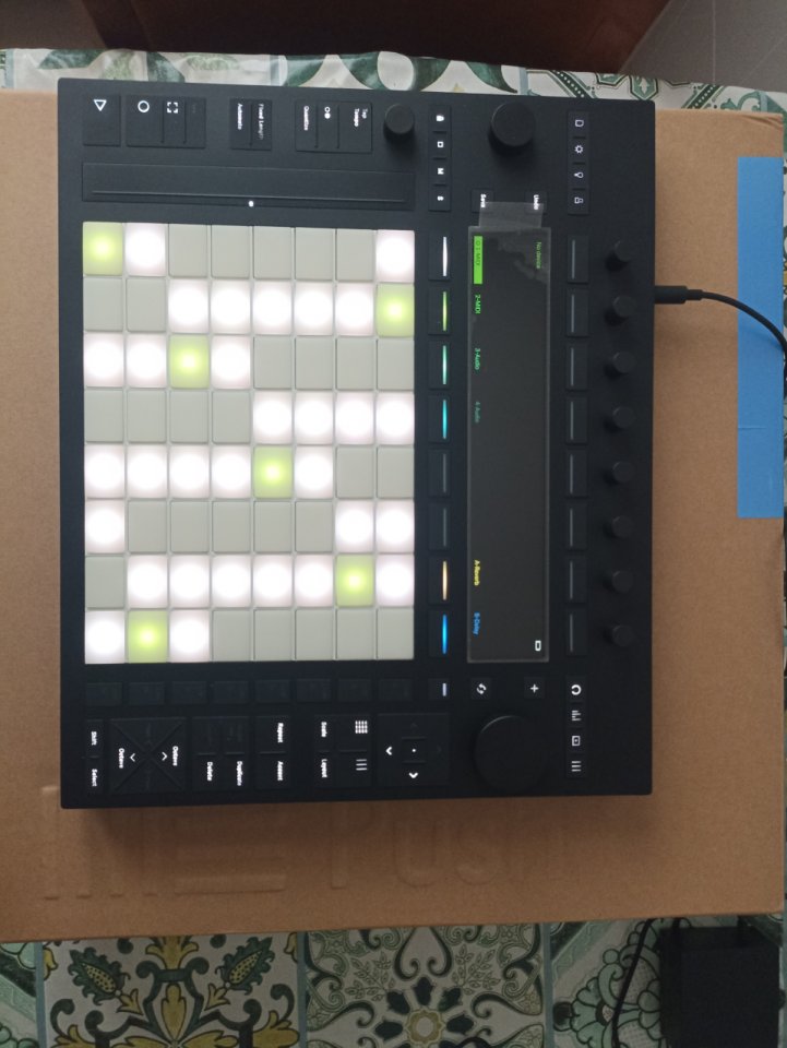 Ableton Push 3 standalone + licencia Live Suite 12 original de segunda mano · Foto 4 de 4 · Toledo · 1700 €