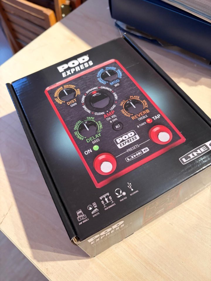 POD Express de Line 6 de segunda mano · Foto 5 de 5 · Zaragoza · 75 €