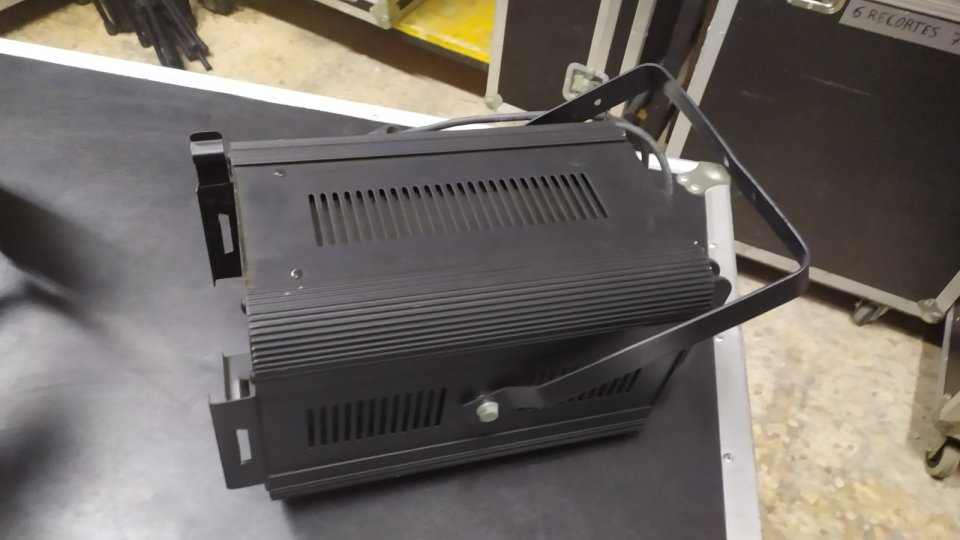 Focos PC 1KW de segunda mano · Foto 3 de 3 · Alicante · 60 €