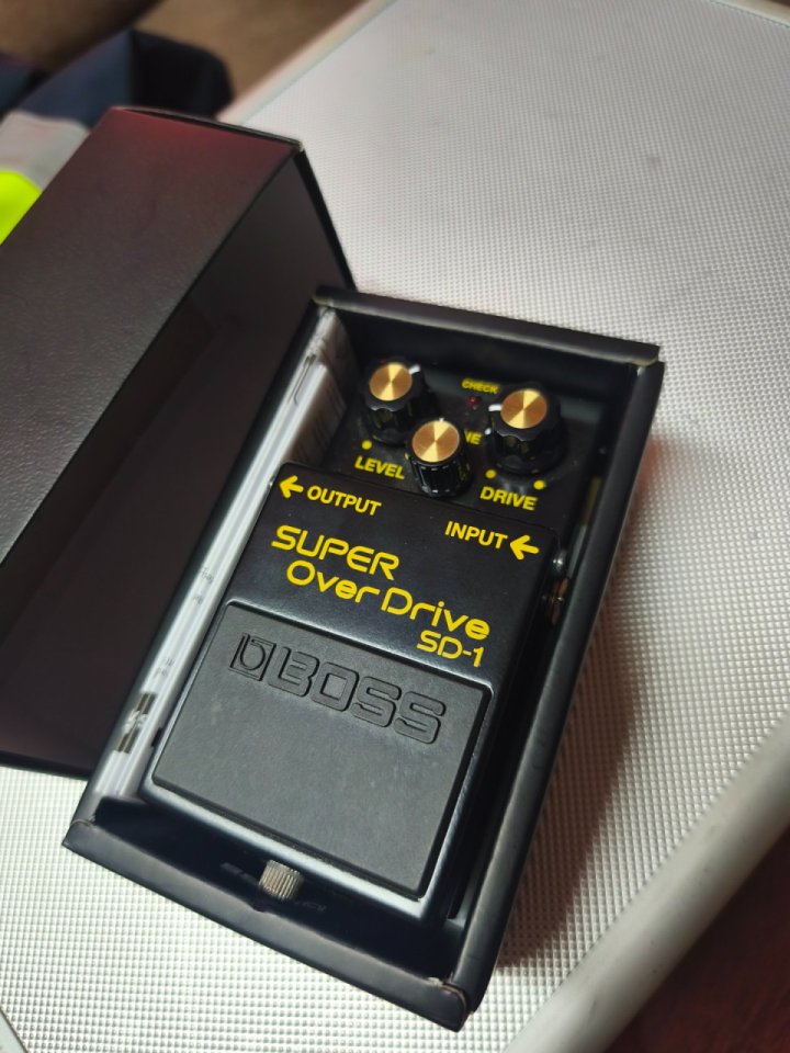 Boss sd-1 40 aniversario de segunda mano · Foto 1 de 5 · Jaén · 65 €