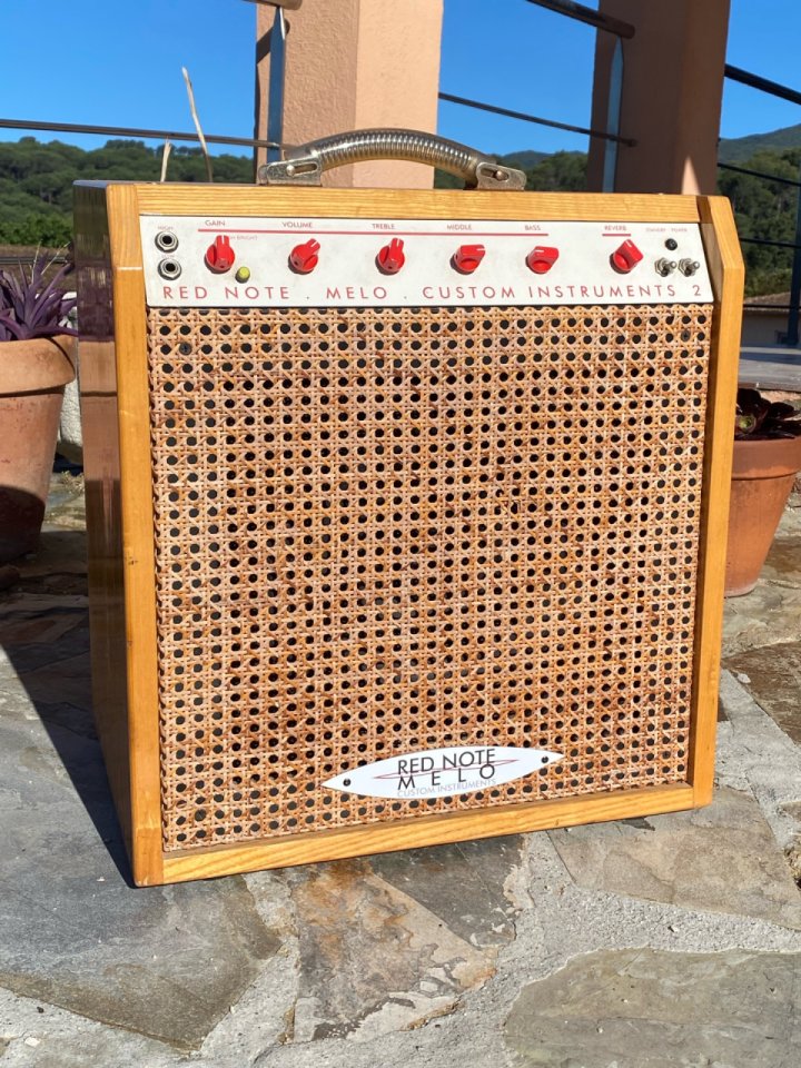 Red Note Josep Melo 50/25w de segunda mano · Foto 3 de 9 · Barcelona · 1600 €