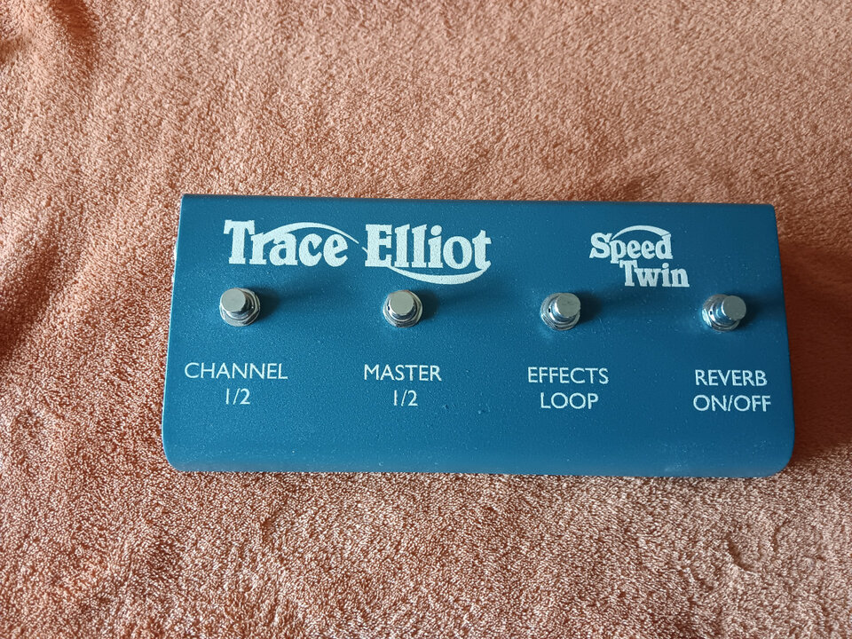 Trace Elliot Speed Twin C50 - Combo guitarra todo valvulas 50W / Cambio parcial por pantalla de bajo gama alta.