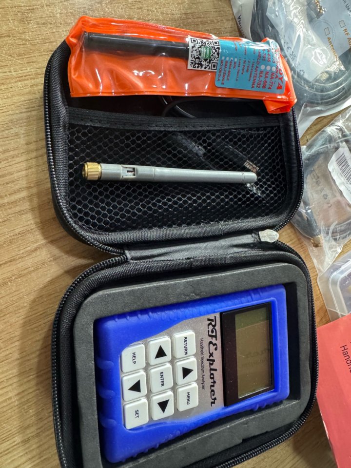 RF Explorer WSUB1G+ de segunda mano · Foto 4 de 9 · Albacete · 150 €